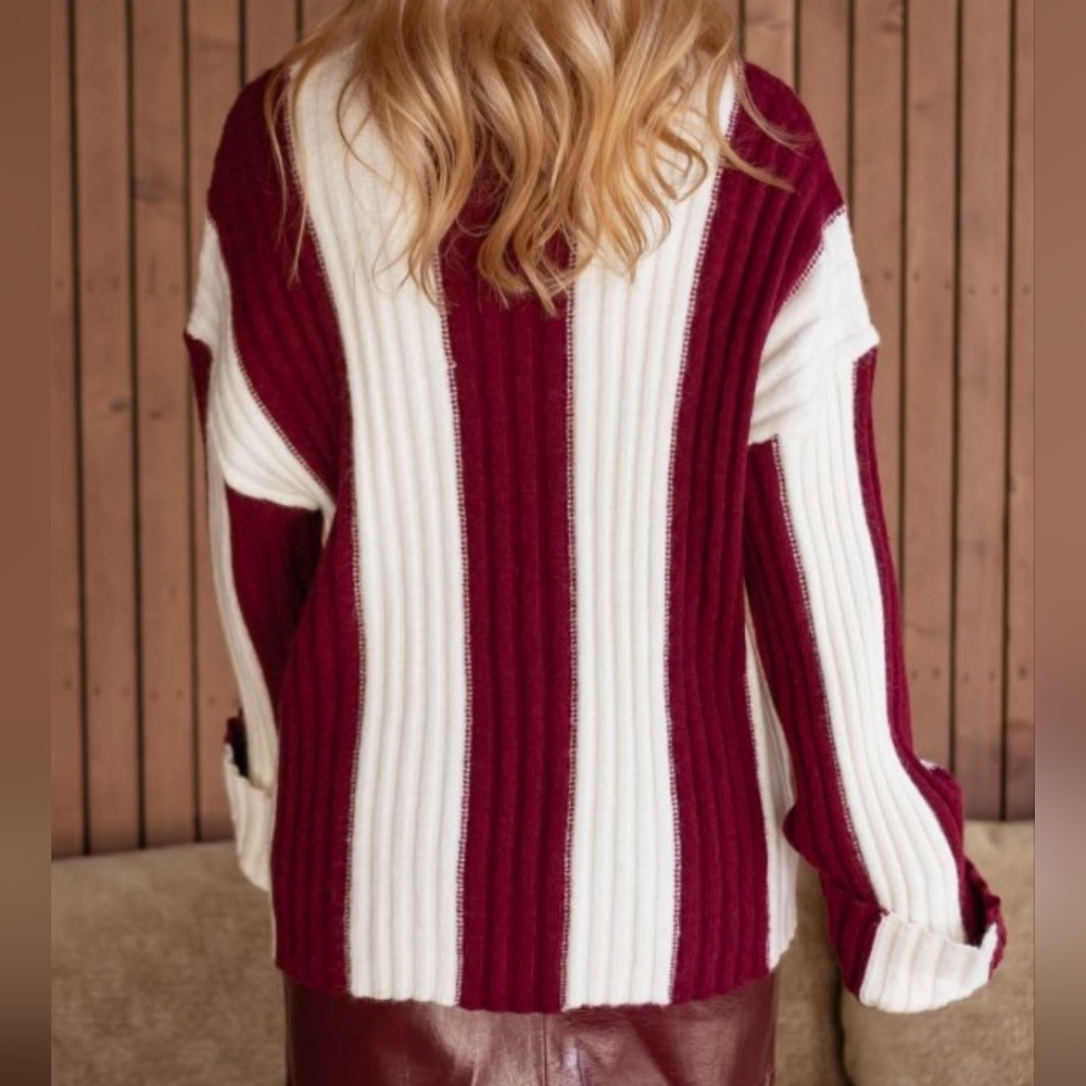 Colorblock Turtle Neck Sweater - Picture 2 of 11